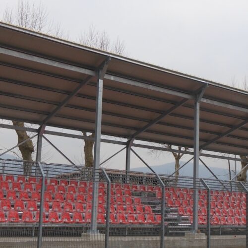 Tribune model Glasgow 29 Onze modulaire tribunes combineren een lichtgewicht constructie met structurele sterkte, wat ze ideaal maakt voor zelfs de meest uitdagende omstandigheden en locaties.